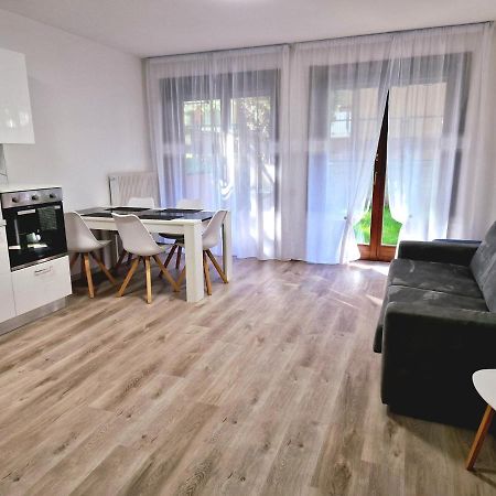 Holiday Residence With Private Garden Exteriör bild