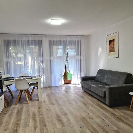 Holiday Residence With Private Garden Exteriör bild