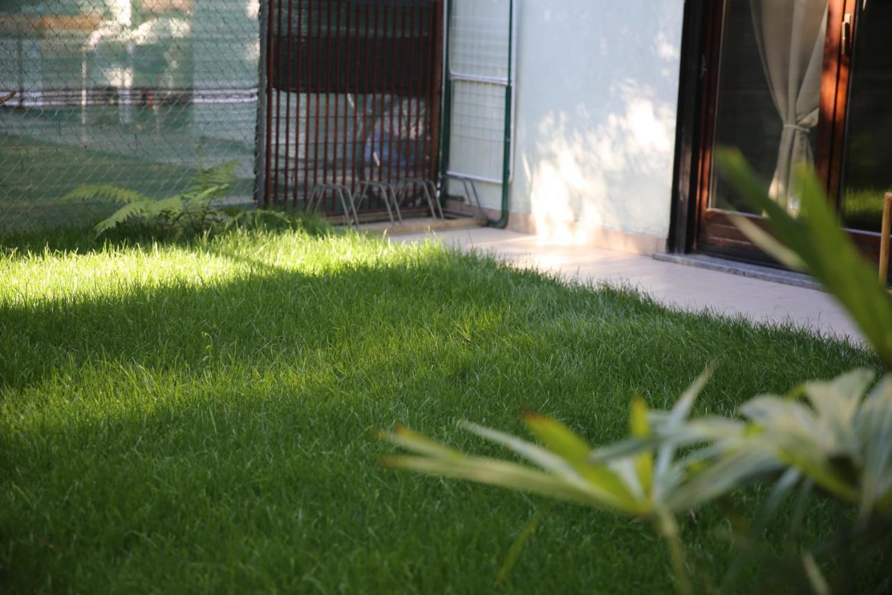 Holiday Residence With Private Garden Exteriör bild