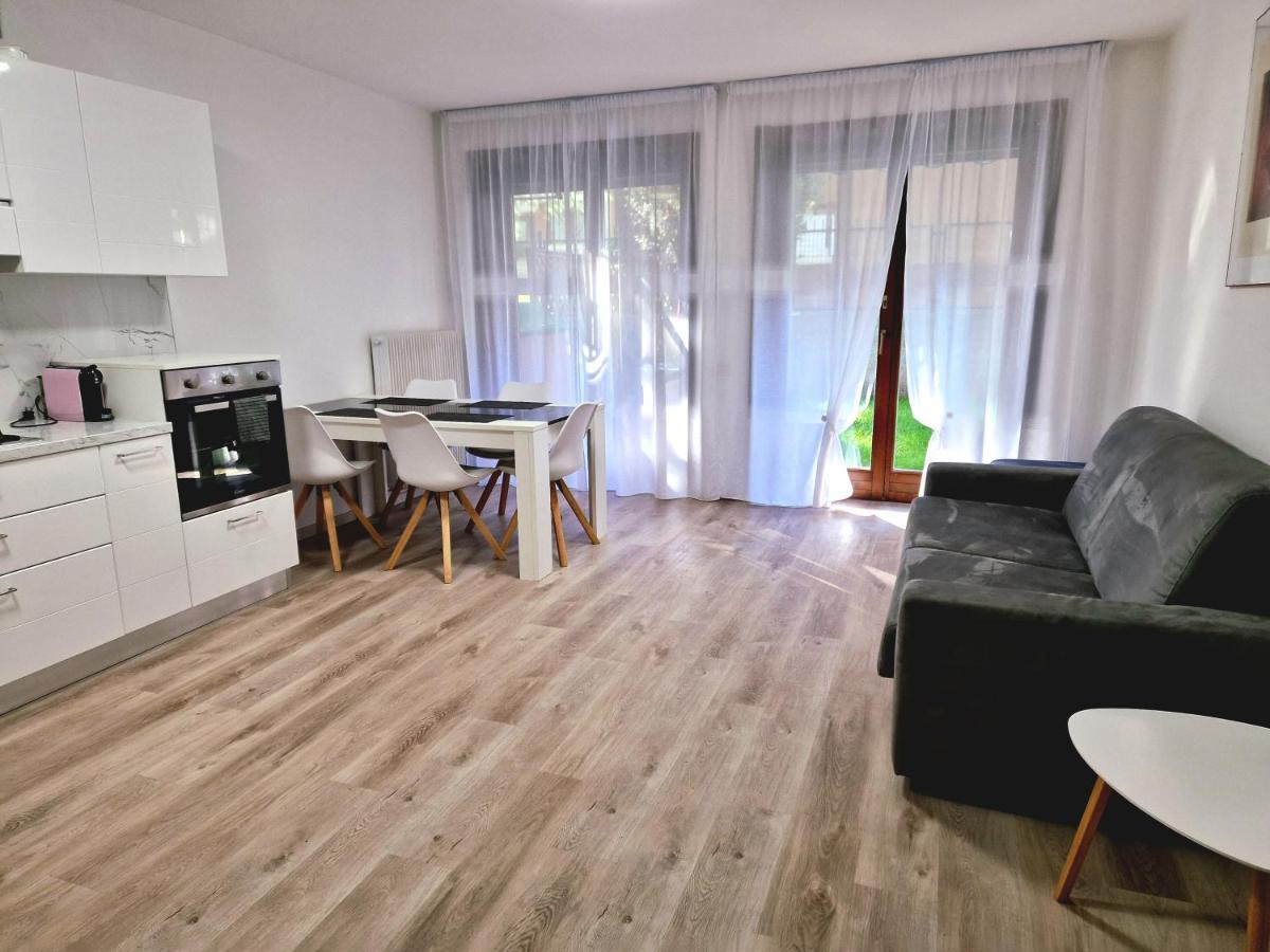 Holiday Residence With Private Garden Exteriör bild